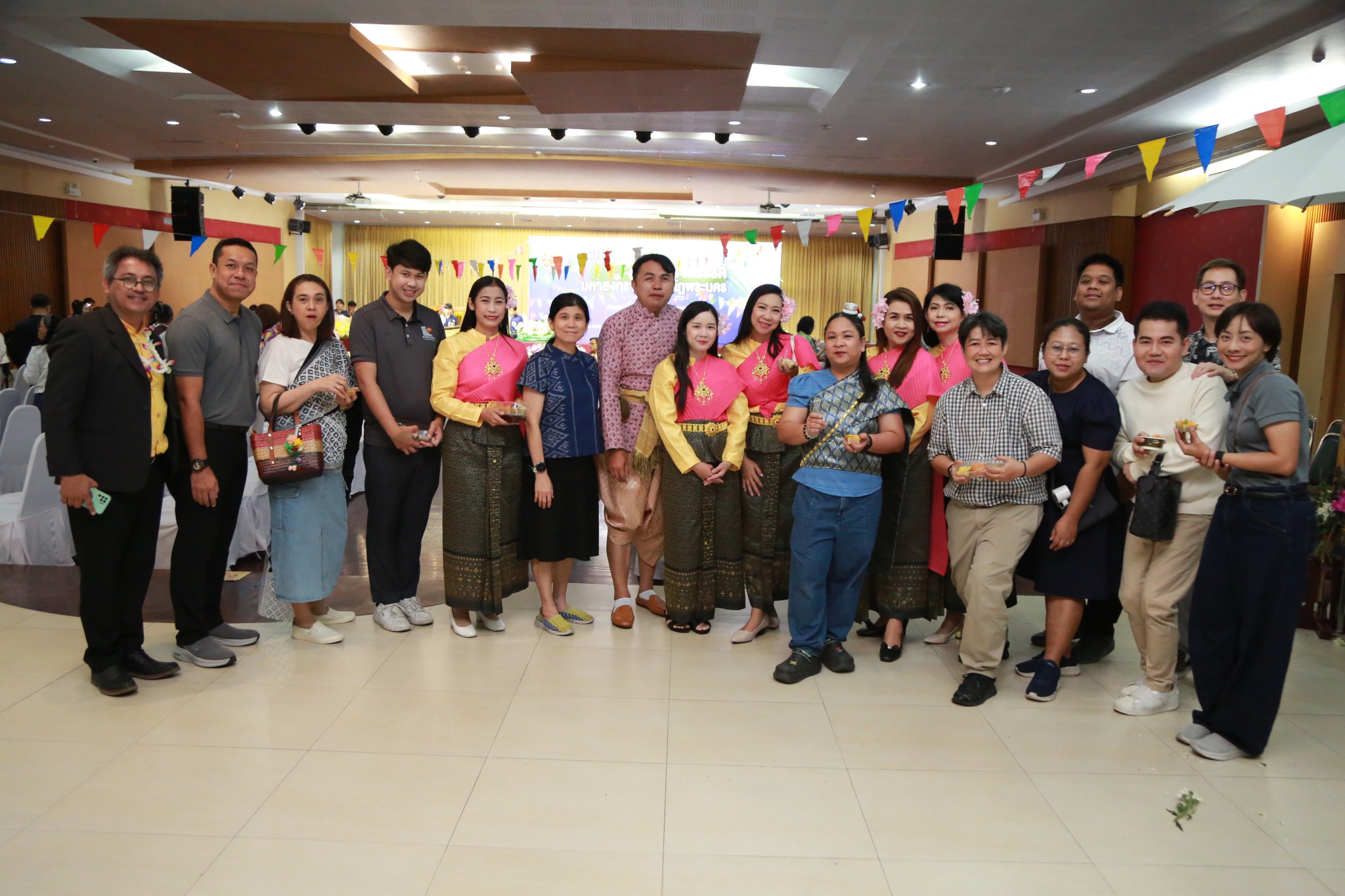 3-4-69 กิจกรรมประเพณีวันสงกรานต์ "จากภูมิปัญญาสู่พลังสร้างสรรค์ มหาสงกรานต์ราชภัฏพระนคร"