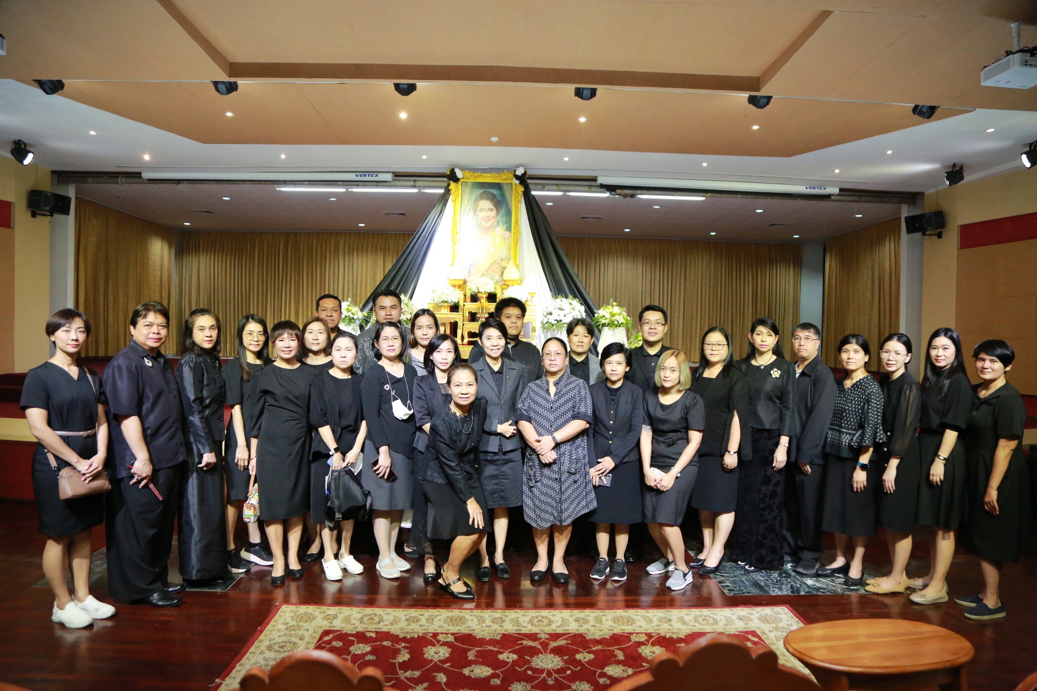 ภาพพิธีแสดงความอาลัยต่อการสวรรคต ของสมเด็จพระนางเจ้าสิริกิติ์ฯ