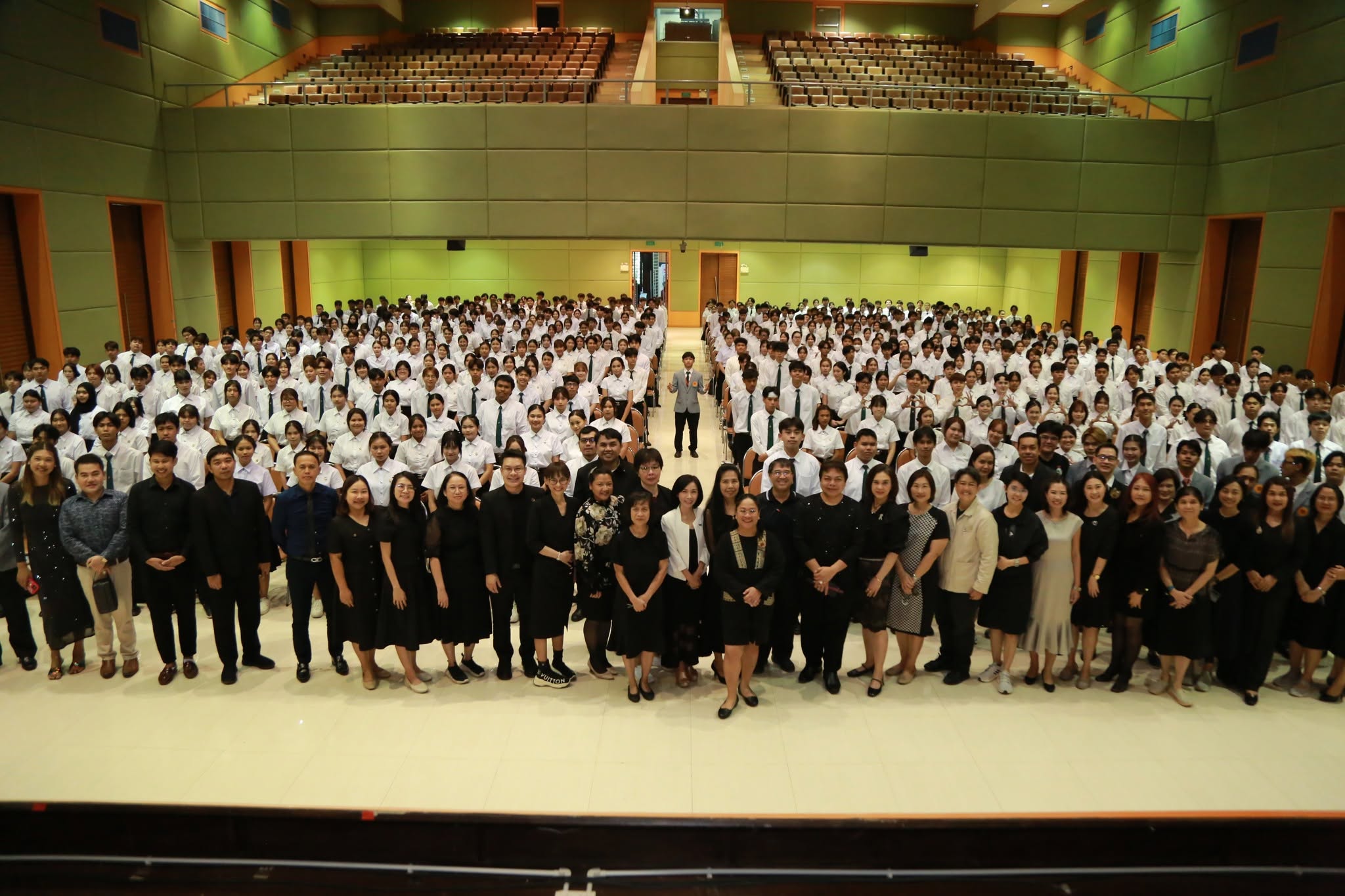 25-6-69 พิธีมอบตนเป็นศิษย์ นักศึกษาชั้นปีที่ 1 ประจำปีการศึกษา 2569